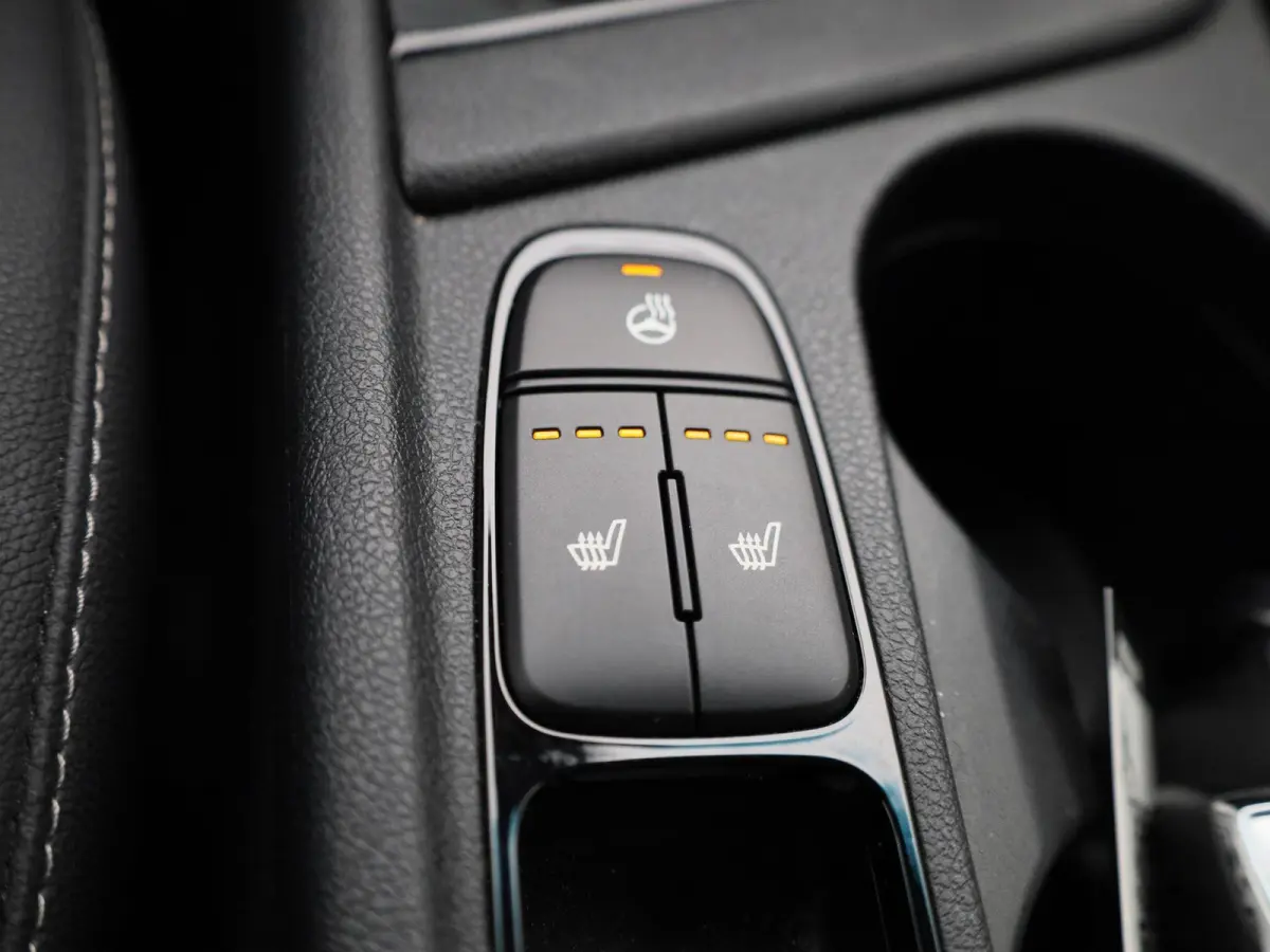 1.6 GDi Hybrid DynamicPlusLine | WORDT VERWACHT | STUURVERWARMING | STOELVERWARMING | APPLE CARPLAY - ANDROID AUTO | LEDER | GETINTE RUITEN | CRUISE CONTROL | ACHTERUITRIJCAMERA | KEYLESS | 