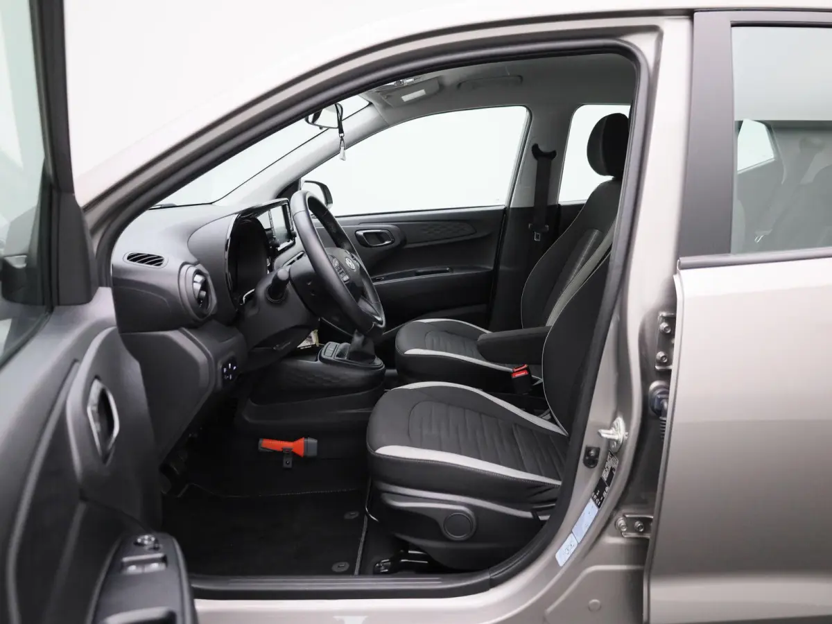 1.0 Comfort | WORDT VERWACHT | APPLE CARPLAY - ANDROID AUTO | RIJSTROOKHULP | CRUISE CONTROL | DAB RADIO | 5-DEURS | AIRCO | BLUETOOTH | MULTIFUNCTIONEEL STUURWIEL |