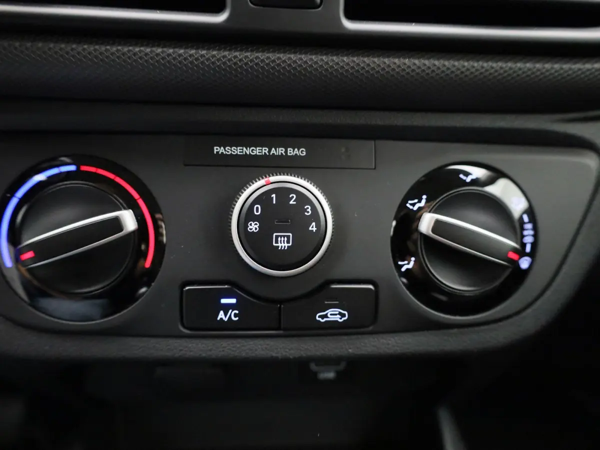 1.0 Comfort | WORDT VERWACHT | APPLE CARPLAY - ANDROID AUTO | RIJSTROOKHULP | CRUISE CONTROL | DAB RADIO | 5-DEURS | AIRCO | BLUETOOTH | MULTIFUNCTIONEEL STUURWIEL |