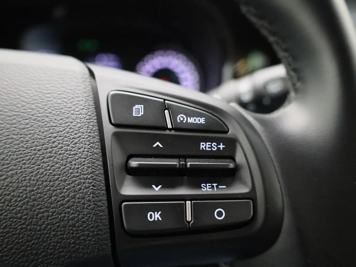 1.0 Comfort | WORDT VERWACHT | APPLE CARPLAY - ANDROID AUTO | RIJSTROOKHULP | CRUISE CONTROL | DAB RADIO | 5-DEURS | AIRCO | BLUETOOTH | MULTIFUNCTIONEEL STUURWIEL |