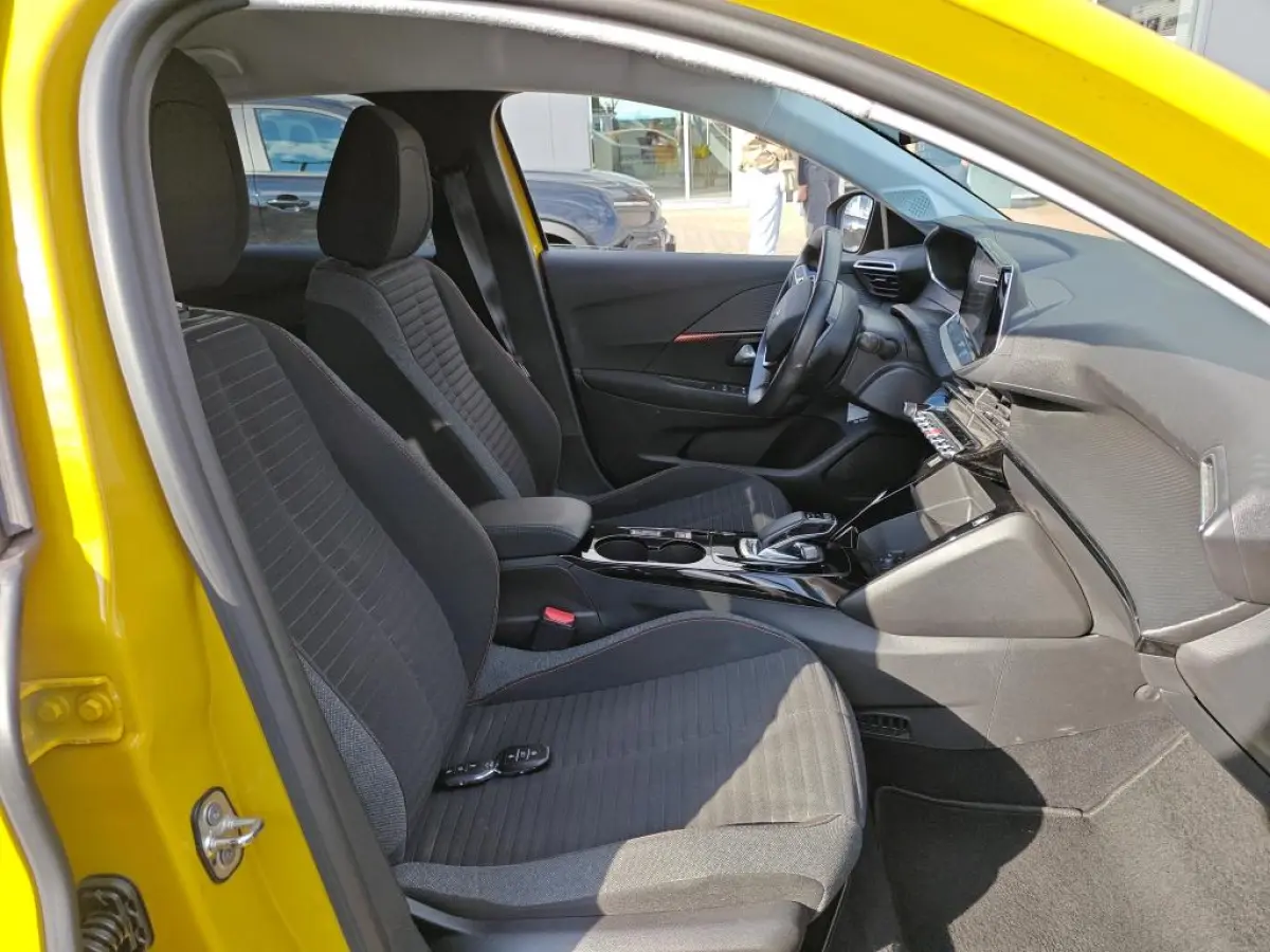 EV Active Pack 50 kWh | Fase 3 laden | SOH 97,13% | Navigatie | Apple carplay | NL auto | 1e Eigenaar | Dealer onderhouden | Parkeersensoren |