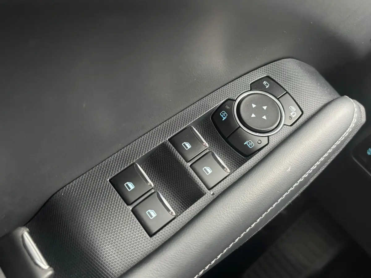 Standard RWD 75 kWh | Apple Carplay & Android Auto | Adaptive Cruise Control | Winter Pack | Dodehoekdetectie | One Pedal Drive | Parkeersensoren V & A met Camera |