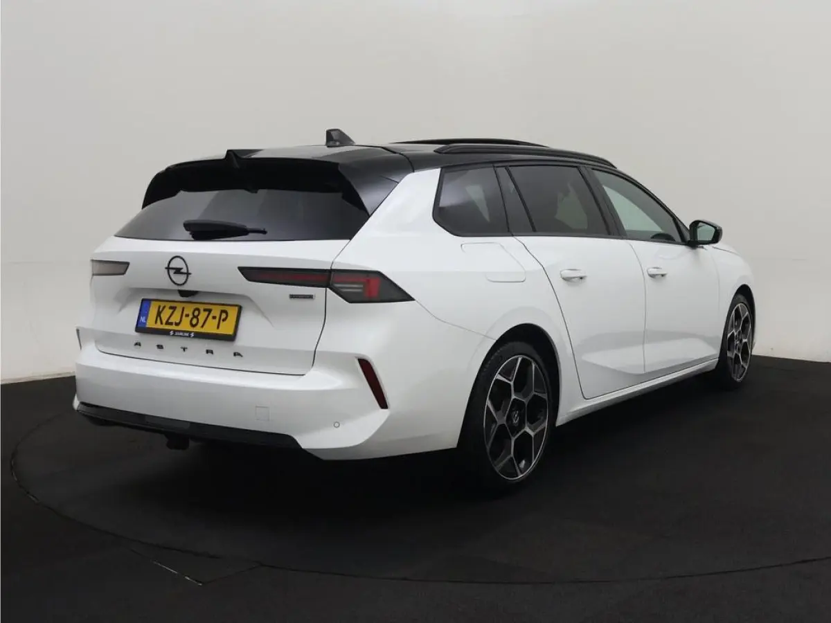 1.6 Turbo 180pk Plug In Hybrid Ultimate GS Pano/ Trekhaak/360.Camera/Hud/Ad.Cruise/AGR/Alcantara/Winterpakket/Nav/18inch/CarPlay