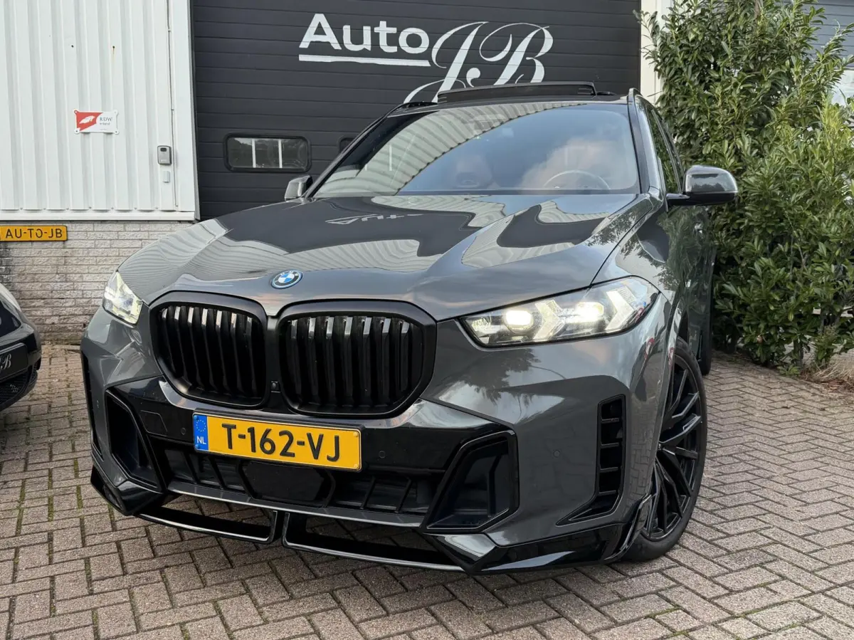 xDrive50e M-SPORT |M-SEATS |SKYLOUNGE |SOFTCLOSE |B&W