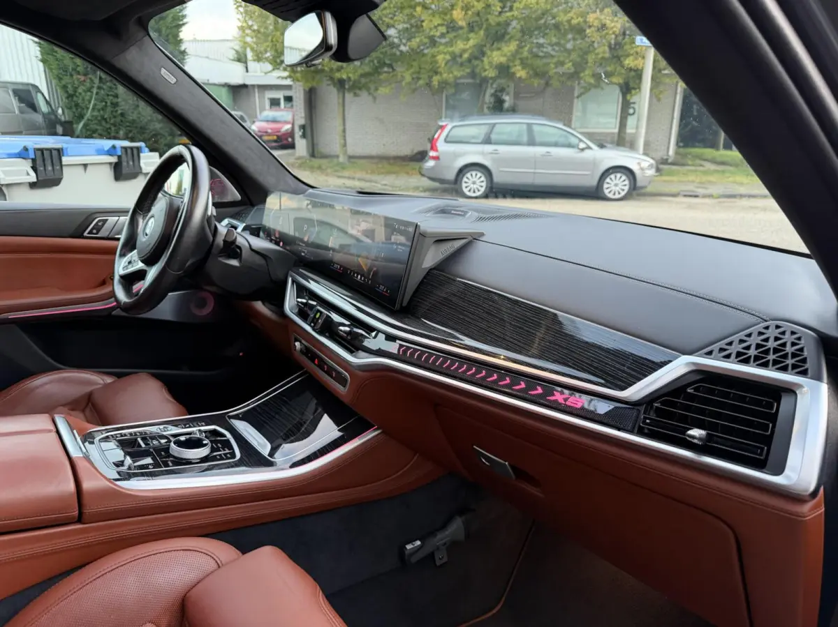 xDrive50e M-SPORT |M-SEATS |SKYLOUNGE |SOFTCLOSE |B&W