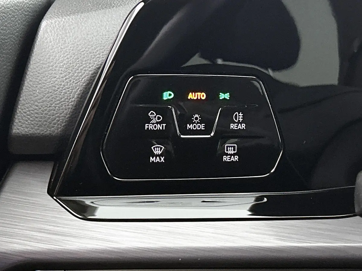 1.5 eTSI Style | APPLE CARPLAY - ANDROID AUTO | LED VERLICHTING | SFEERVERLICHTING | ADAPTIVE CRUISE CONTROL | ELEKTRISCH VERSTELBARE STOEL | LICHTMETALEN VELGEN | BLUETOOTH |
