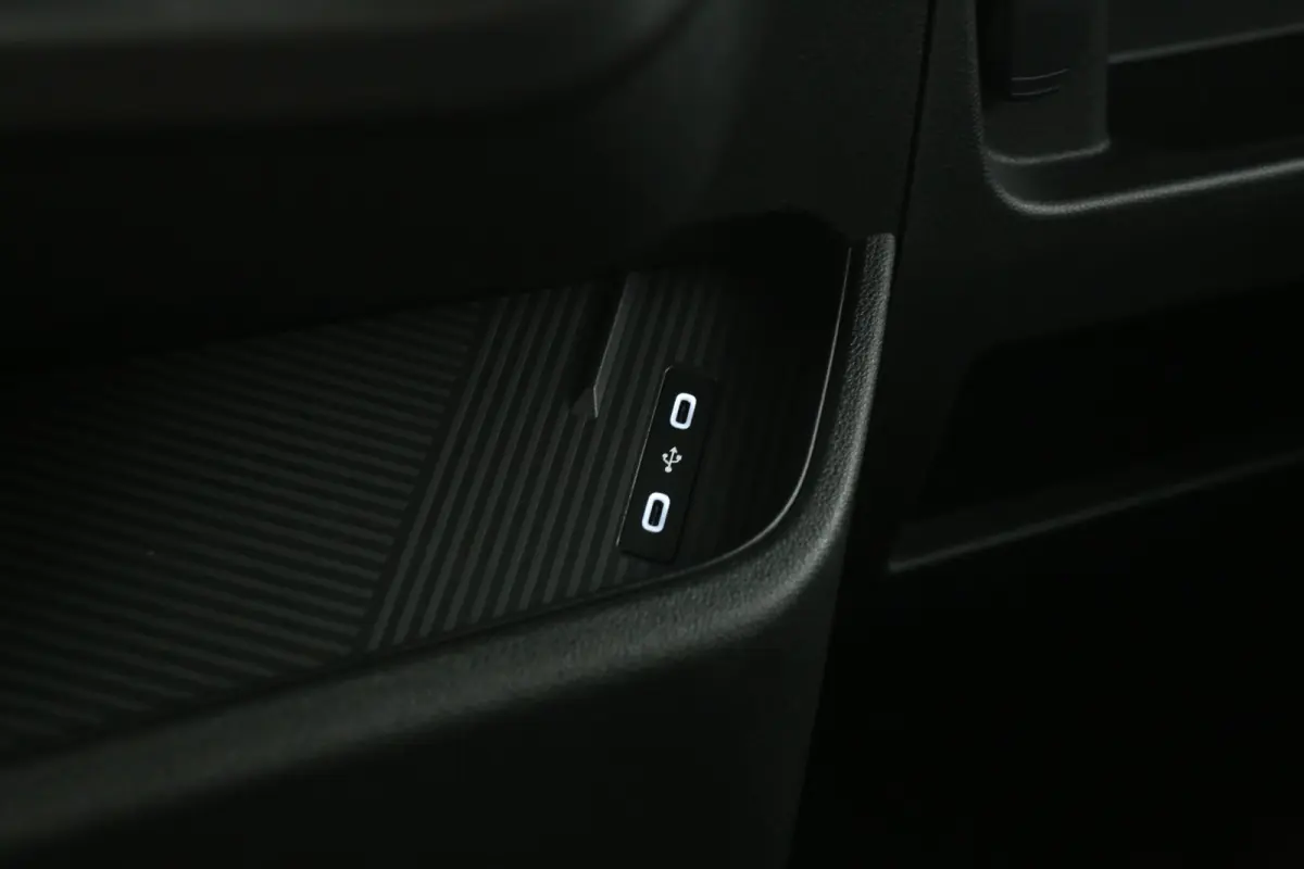 3.5t Long Range 87 kWh L2H2 | NIEUW | Snelladen | SOH 99% | Clima | Camera | Virtual | 3 Zits | Carplay | LED