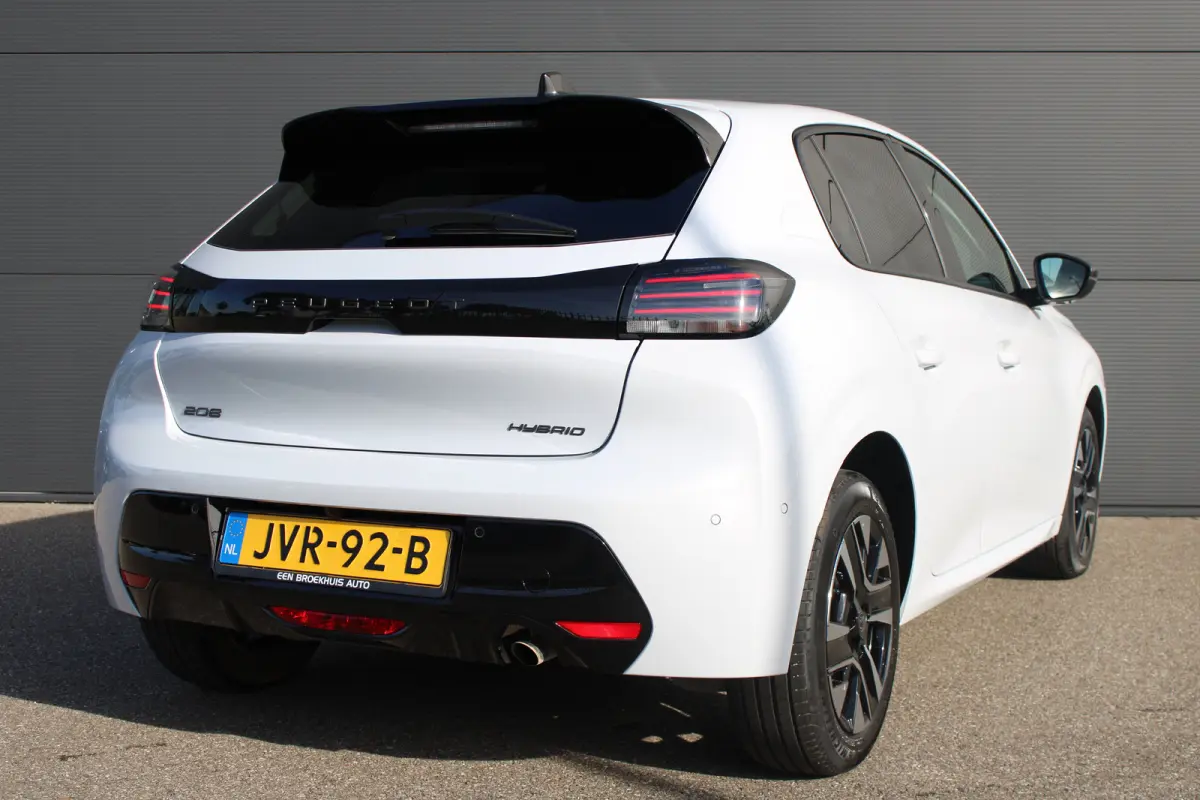 1.2 Hybrid 110 e-DCS6 Allure | Automaat | Navigatie | Camera voor + achter | Apple carplay | NL auto | 17.500km |