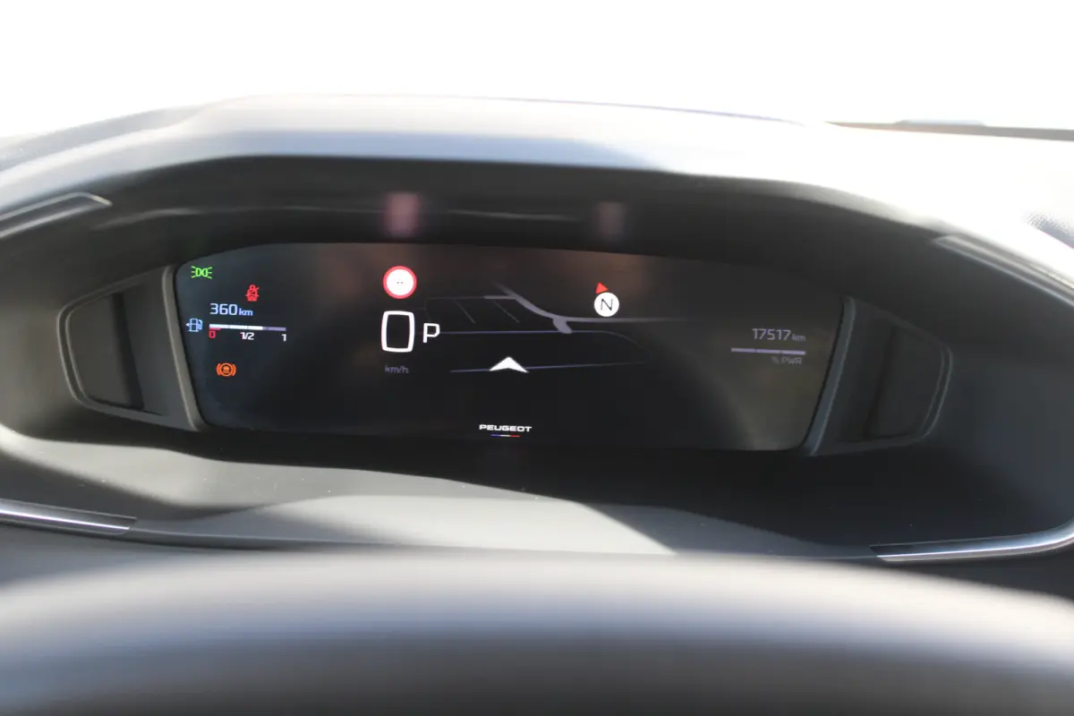 1.2 Hybrid 110 e-DCS6 Allure | Automaat | Navigatie | Camera voor + achter | Apple carplay | NL auto | 17.500km |