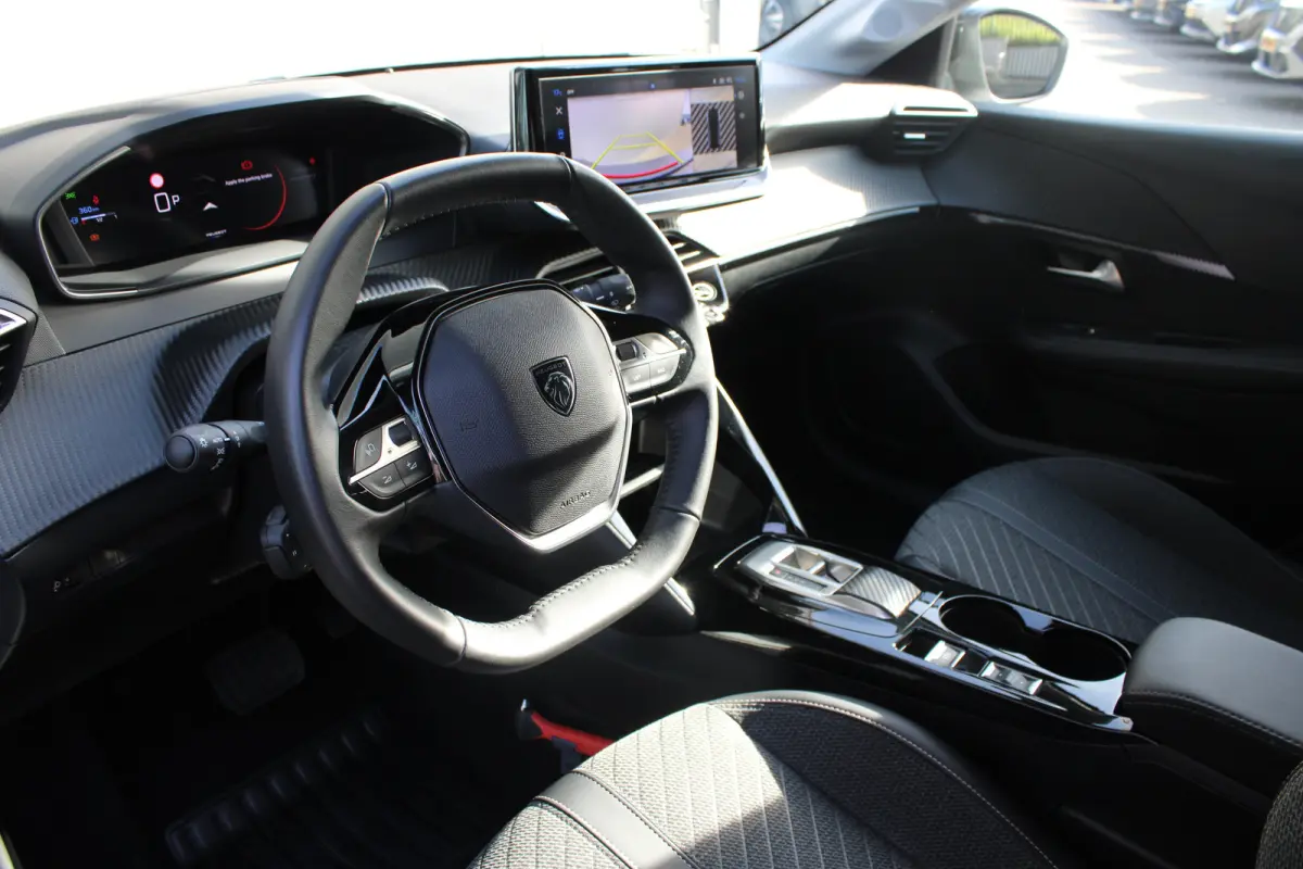 1.2 Hybrid 110 e-DCS6 Allure | Automaat | Navigatie | Camera voor + achter | Apple carplay | NL auto | 17.500km |