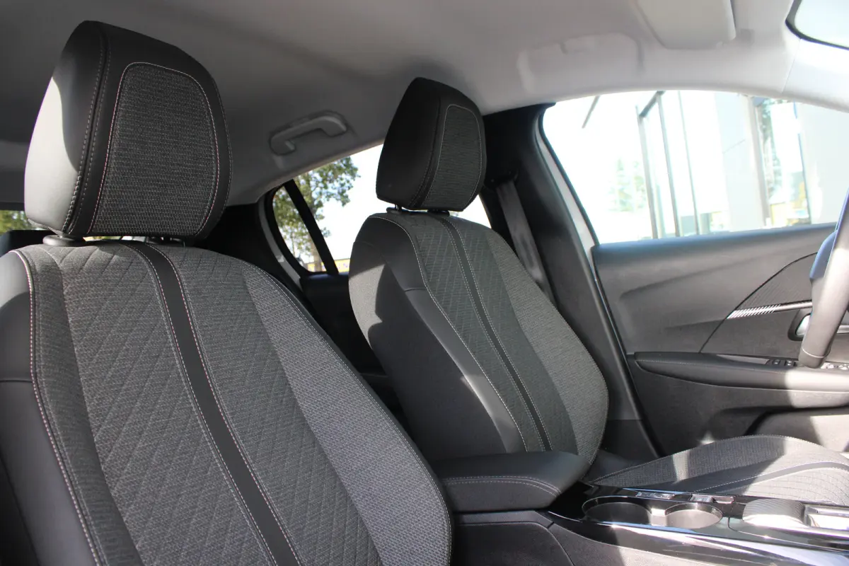 1.2 Hybrid 110 e-DCS6 Allure | Automaat | Navigatie | Camera voor + achter | Apple carplay | NL auto | 17.500km |