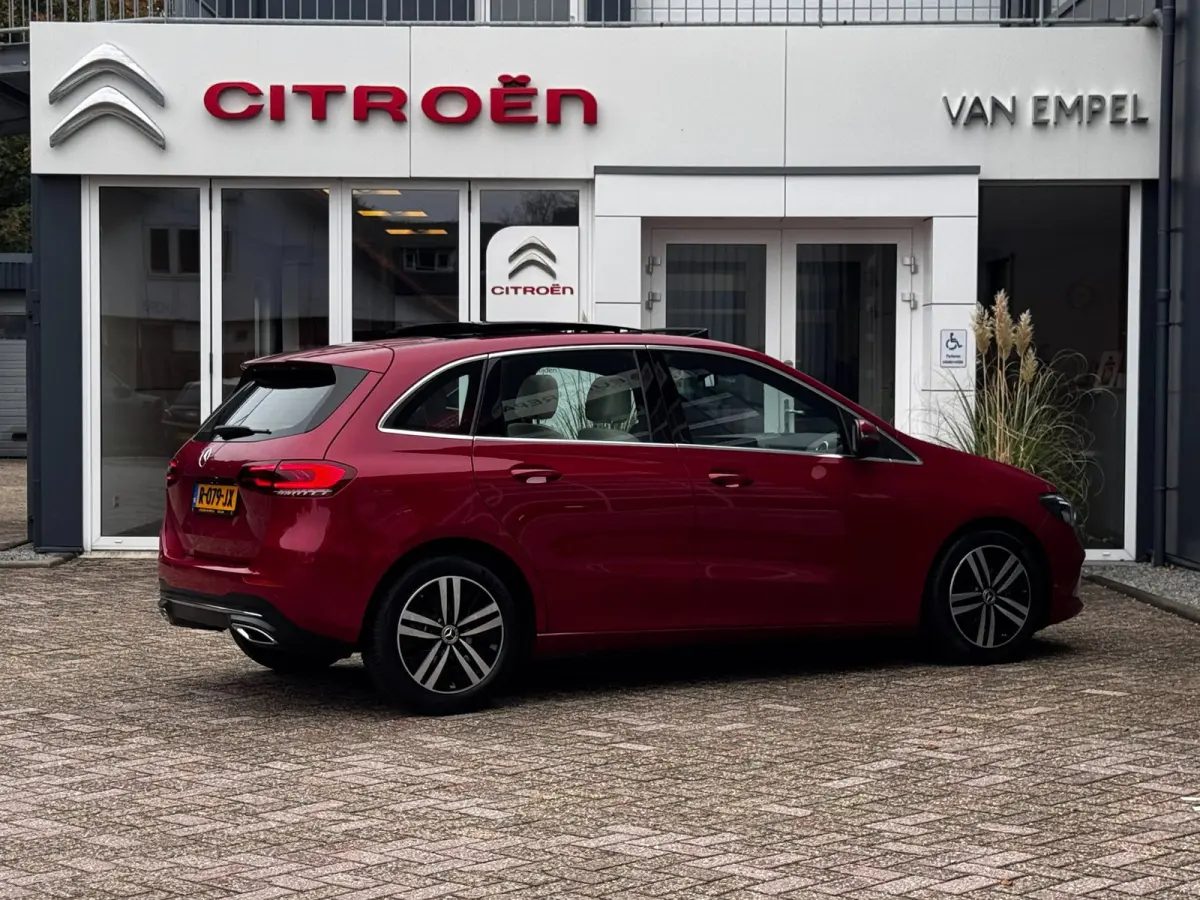 180 Luxury Line NL-Auto | Pano | 1e Eigenaar | Leder | Camera | PDC Rondom | Stoelverwarming