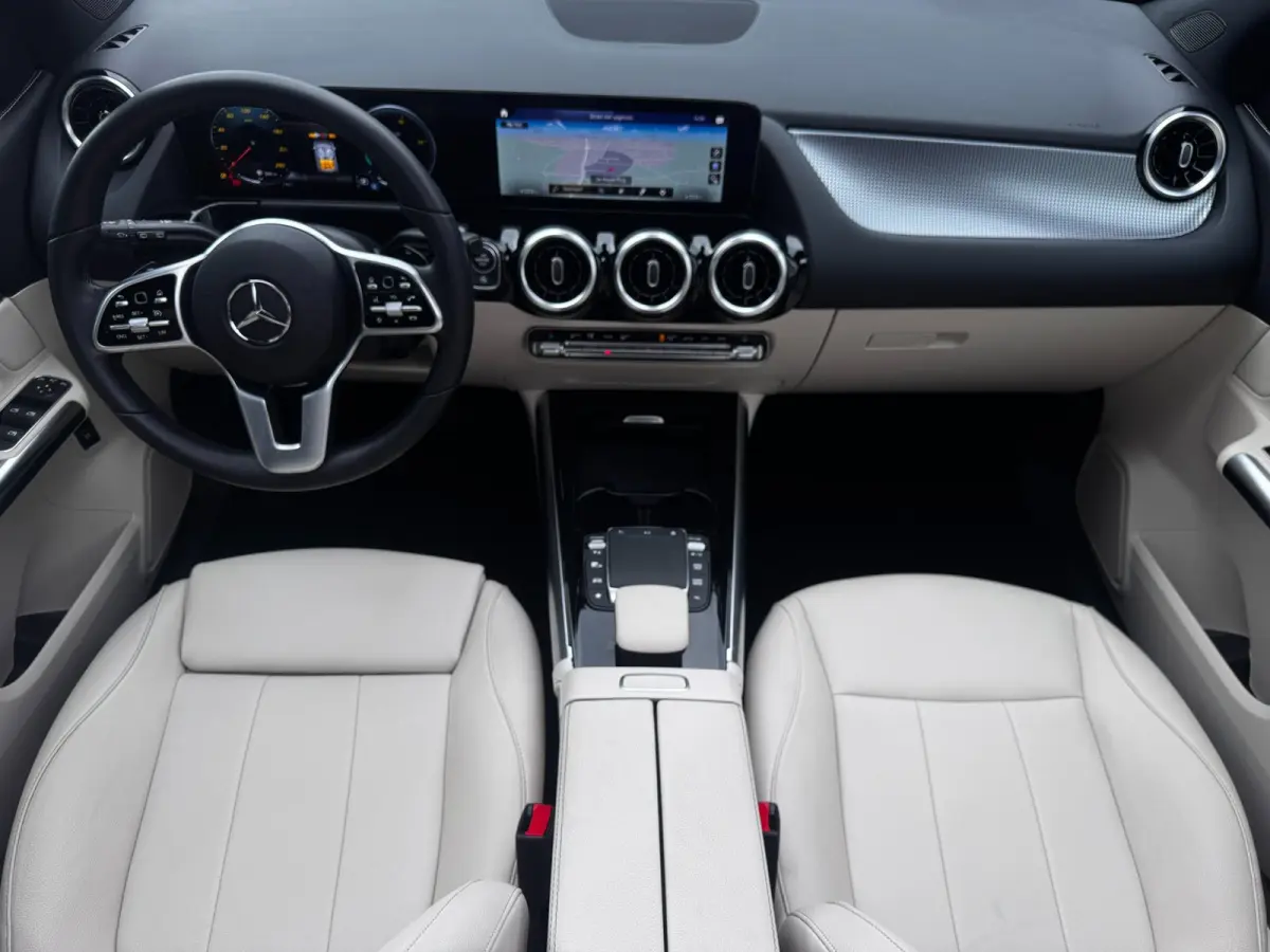 180 Luxury Line NL-Auto | Pano | 1e Eigenaar | Leder | Camera | PDC Rondom | Stoelverwarming