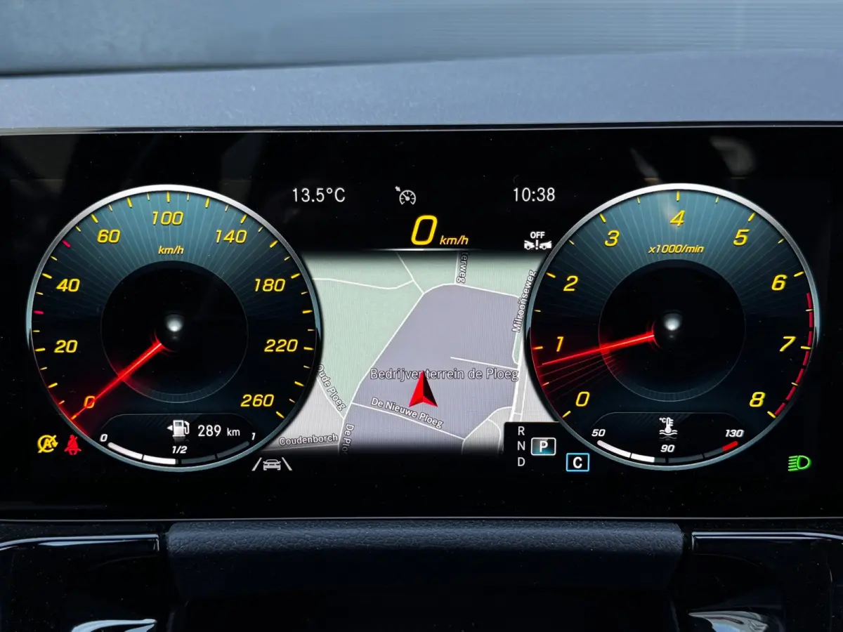 180 Luxury Line NL-Auto | Pano | 1e Eigenaar | Leder | Camera | PDC Rondom | Stoelverwarming