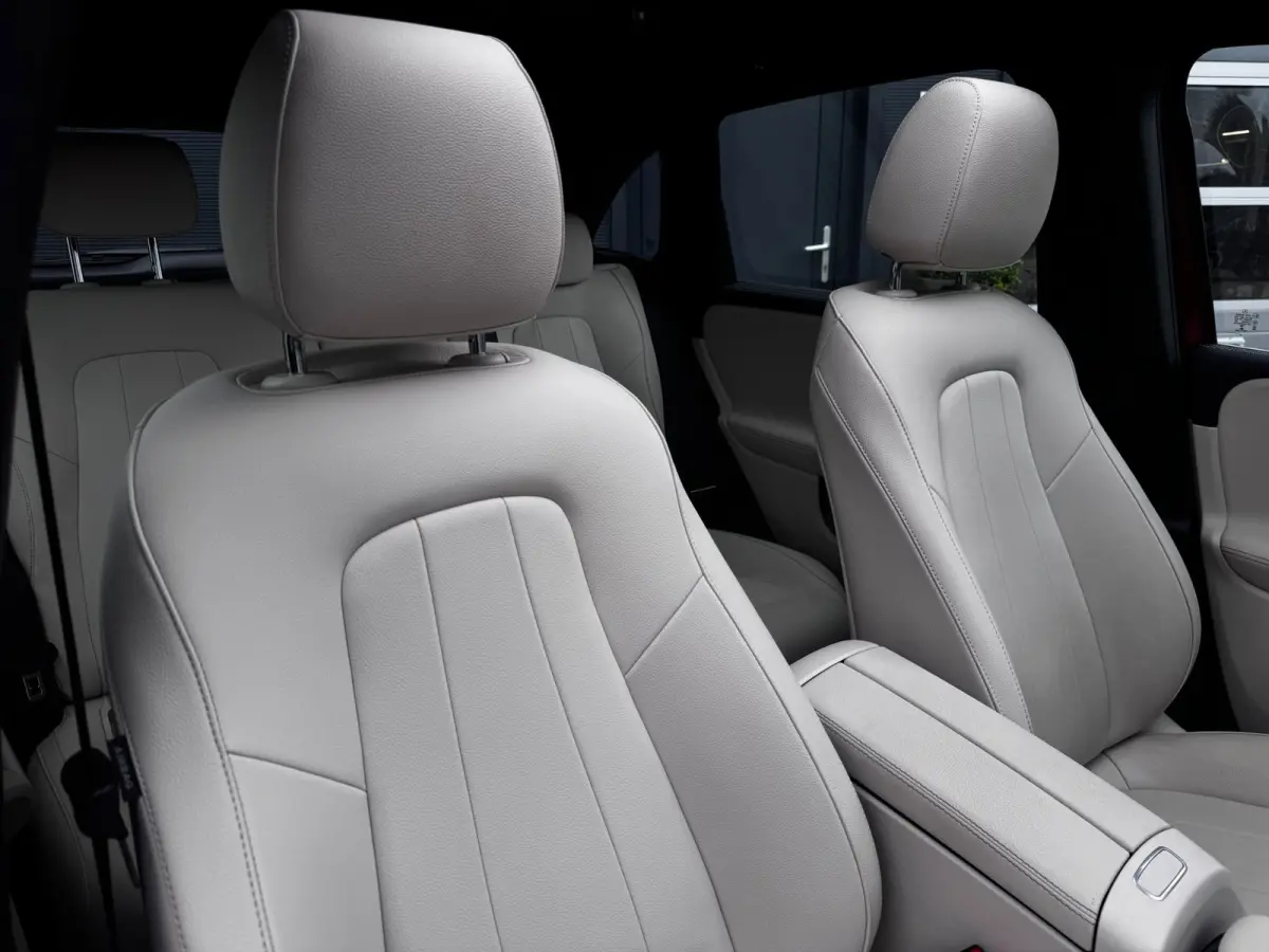 180 Luxury Line NL-Auto | Pano | 1e Eigenaar | Leder | Camera | PDC Rondom | Stoelverwarming