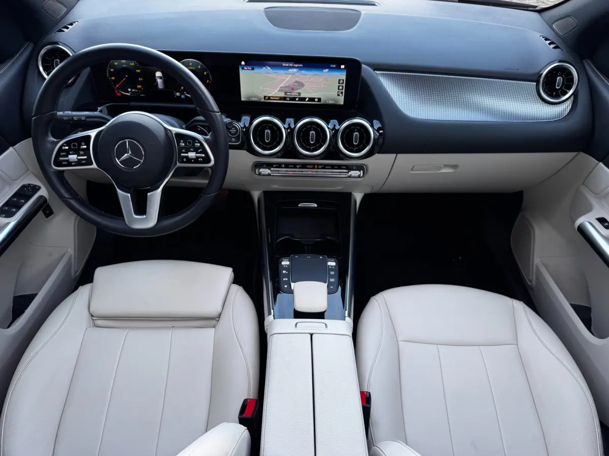180 Luxury Line NL-Auto | Pano | 1e Eigenaar | Leder | Camera | PDC Rondom | Stoelverwarming