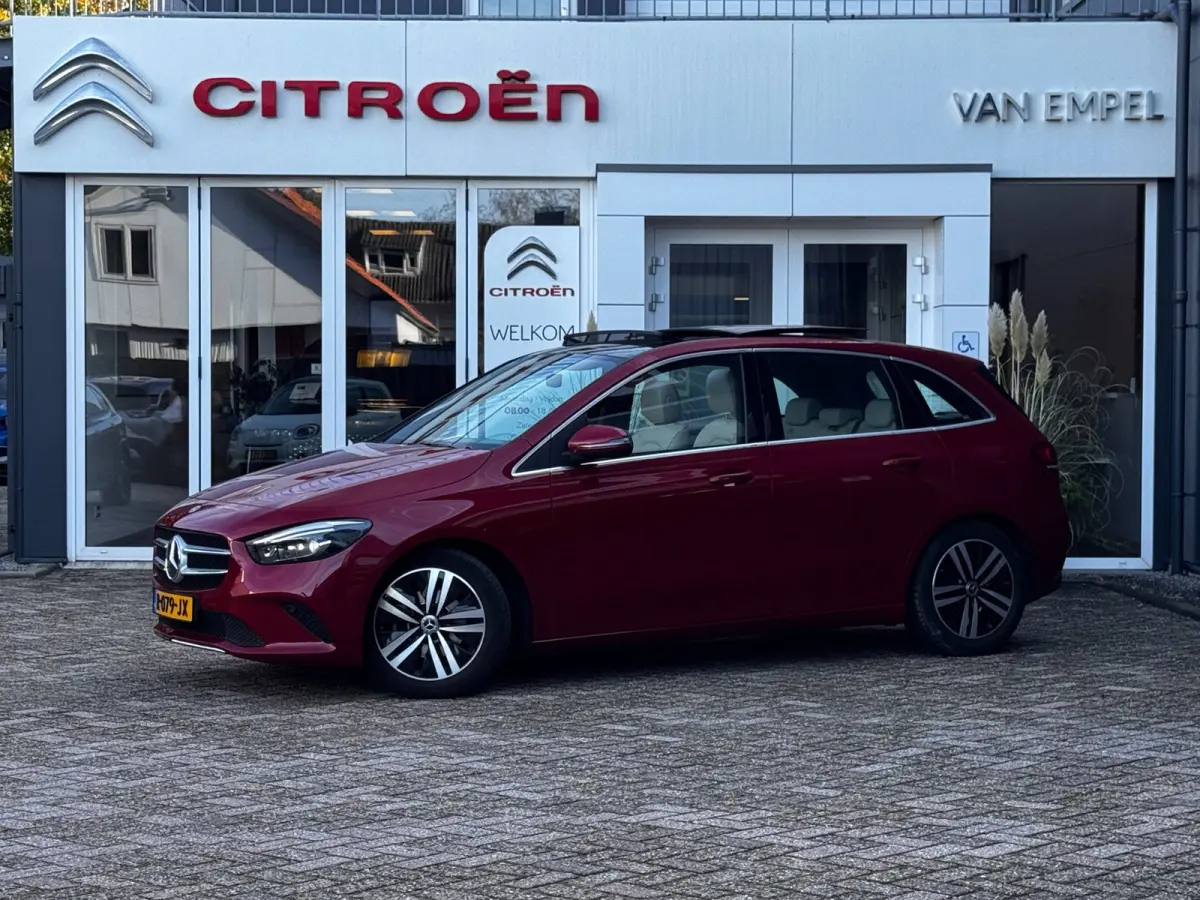 180 Luxury Line NL-Auto | Pano | 1e Eigenaar | Leder | Camera | PDC Rondom | Stoelverwarming