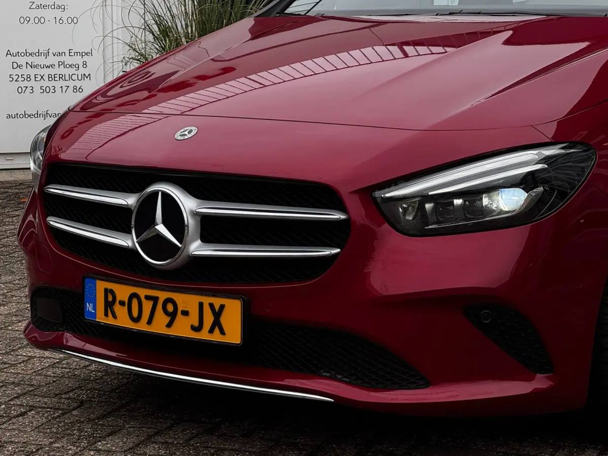 180 Luxury Line NL-Auto | Pano | 1e Eigenaar | Leder | Camera | PDC Rondom | Stoelverwarming