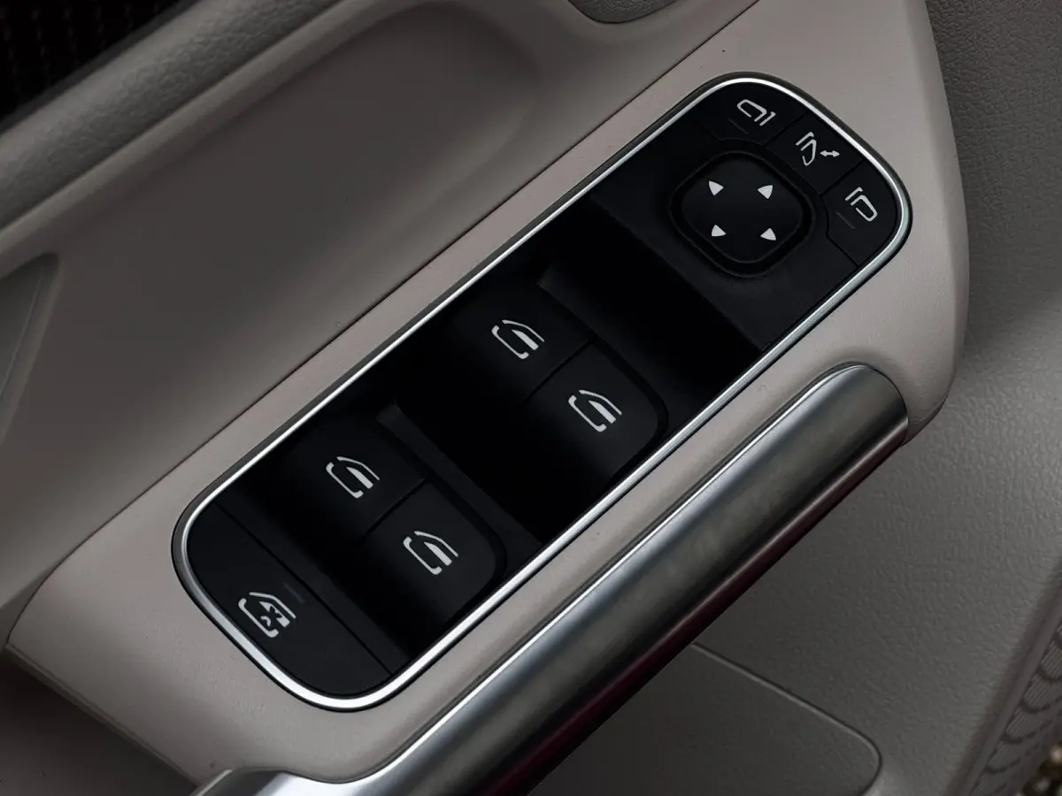180 Luxury Line NL-Auto | Pano | 1e Eigenaar | Leder | Camera | PDC Rondom | Stoelverwarming