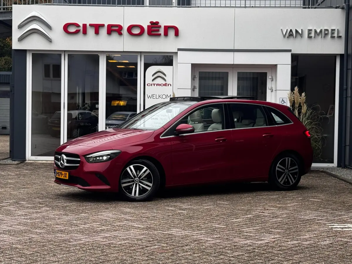 180 Luxury Line NL-Auto | Pano | 1e Eigenaar | Leder | Camera | PDC Rondom | Stoelverwarming