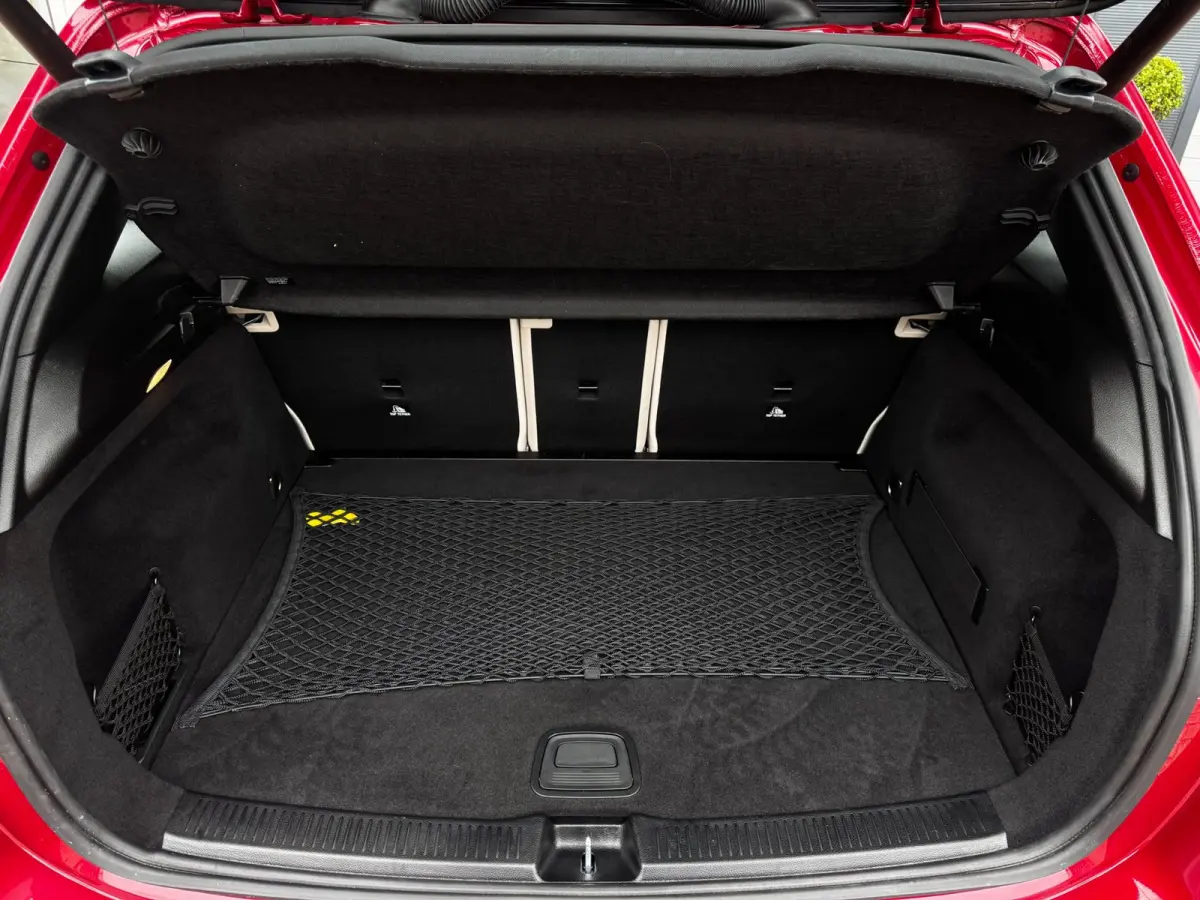 180 Luxury Line NL-Auto | Pano | 1e Eigenaar | Leder | Camera | PDC Rondom | Stoelverwarming