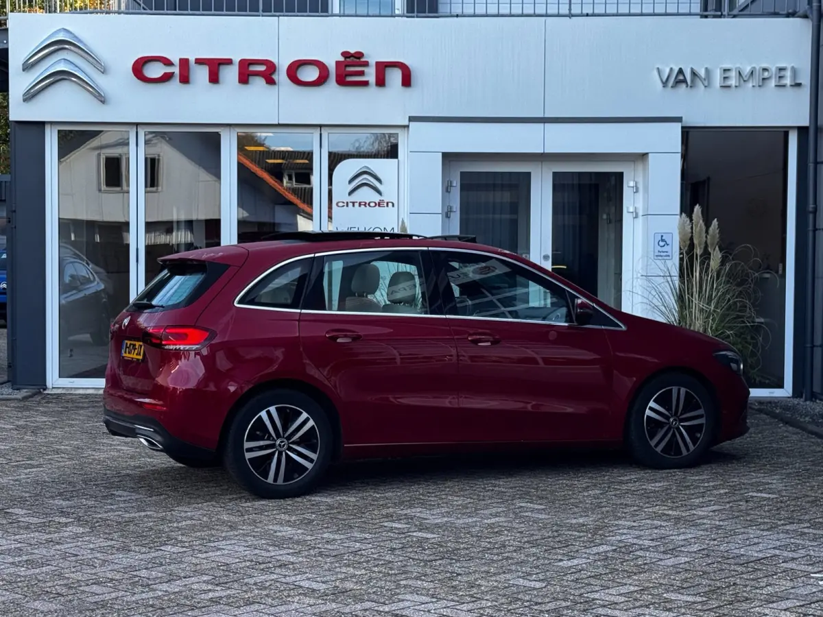 180 Luxury Line NL-Auto | Pano | 1e Eigenaar | Leder | Camera | PDC Rondom | Stoelverwarming