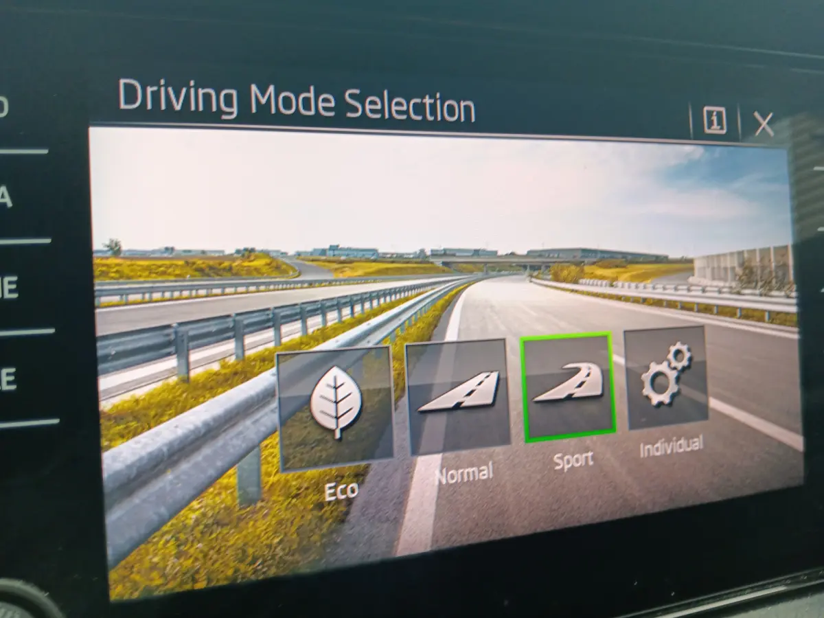1.5 TSI Business Edition Plus 7p.TREKH,MEMORY,ELEKTR KLEP,VIRTUAL DASH,ADAPTIVE CRUISE.
