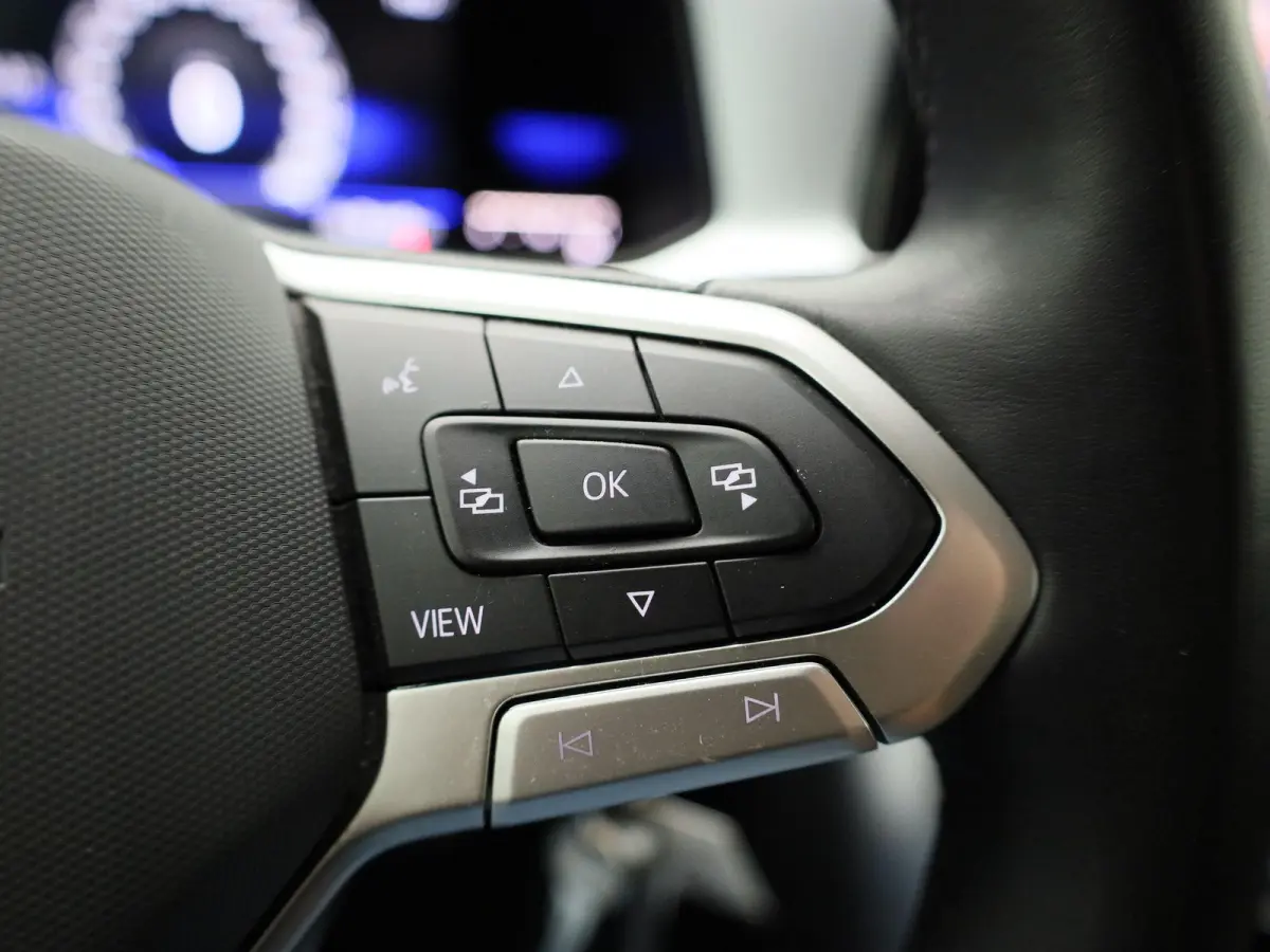 1.0 TSI Life | Trekhaak | Parkeer sensoren | Virtual cockpit | DAB | Cruise control | Bluetooth | Airco | Apple carplay / Android auto |