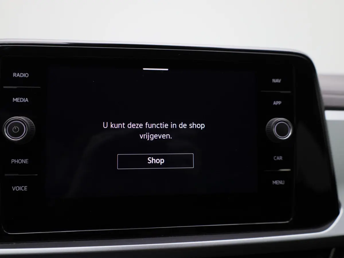 1.0 TSI Life | Trekhaak | Parkeer sensoren | Virtual cockpit | DAB | Cruise control | Bluetooth | Airco | Apple carplay / Android auto |