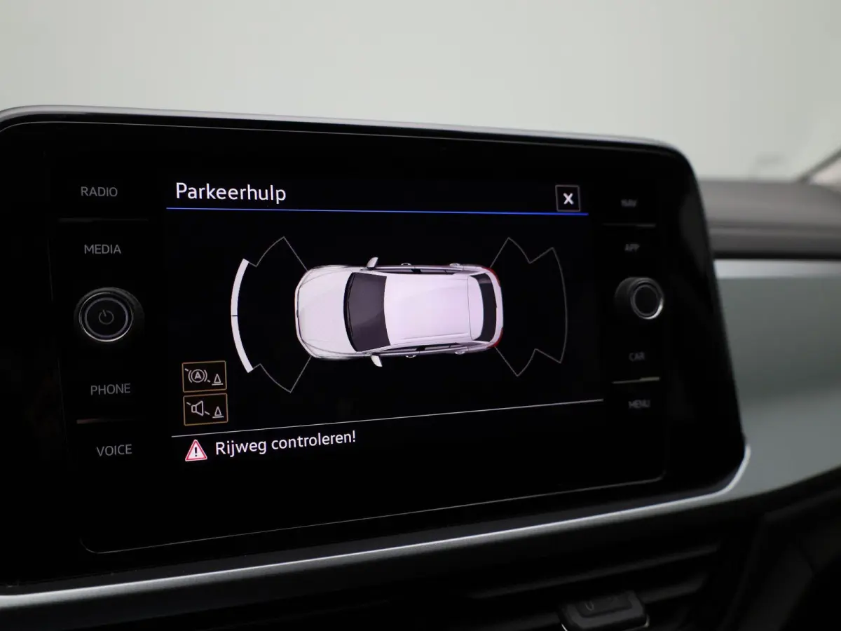 1.0 TSI Life | Trekhaak | Parkeer sensoren | Virtual cockpit | DAB | Cruise control | Bluetooth | Airco | Apple carplay / Android auto |