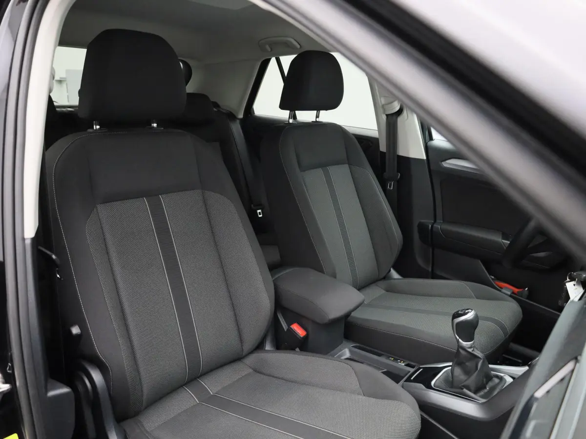 1.0 TSI Life | Trekhaak | Parkeer sensoren | Virtual cockpit | DAB | Cruise control | Bluetooth | Airco | Apple carplay / Android auto |