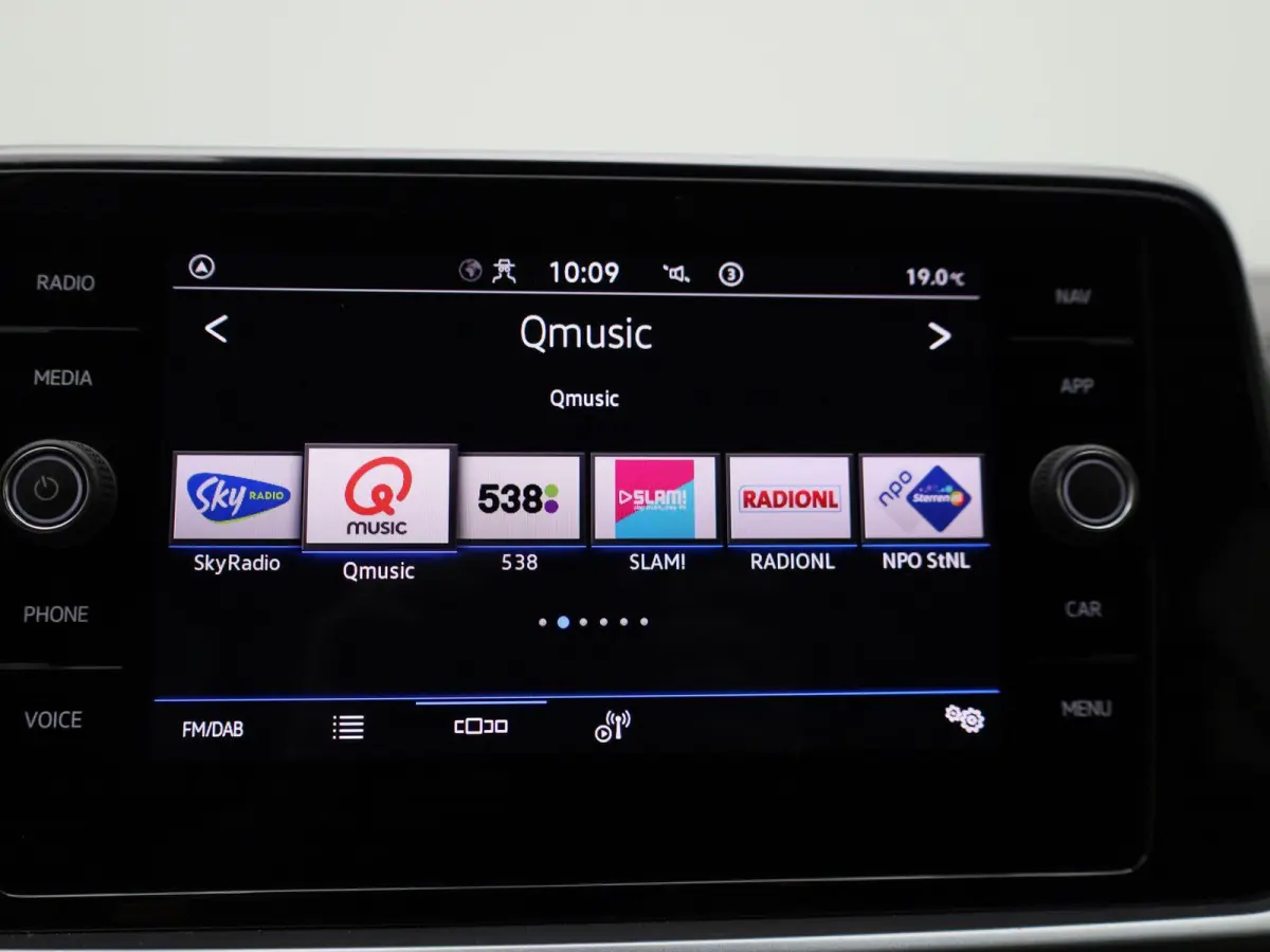 1.0 TSI Life | Trekhaak | Parkeer sensoren | Virtual cockpit | DAB | Cruise control | Bluetooth | Airco | Apple carplay / Android auto |