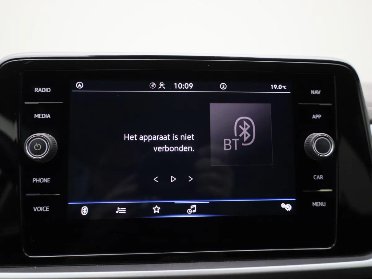 1.0 TSI Life | Trekhaak | Parkeer sensoren | Virtual cockpit | DAB | Cruise control | Bluetooth | Airco | Apple carplay / Android auto |