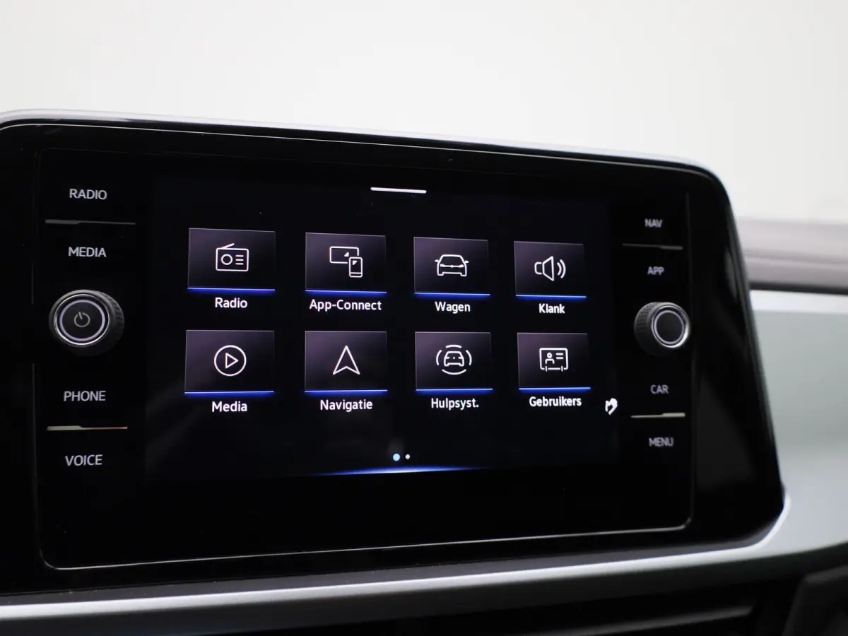 1.0 TSI Life | Trekhaak | Parkeer sensoren | Virtual cockpit | DAB | Cruise control | Bluetooth | Airco | Apple carplay / Android auto |