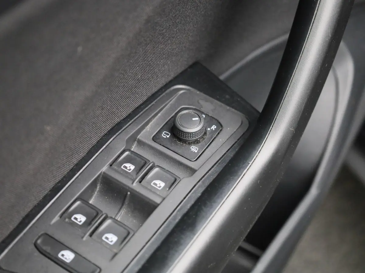 1.0 TSI Life | Trekhaak | Parkeer sensoren | Virtual cockpit | DAB | Cruise control | Bluetooth | Airco | Apple carplay / Android auto |