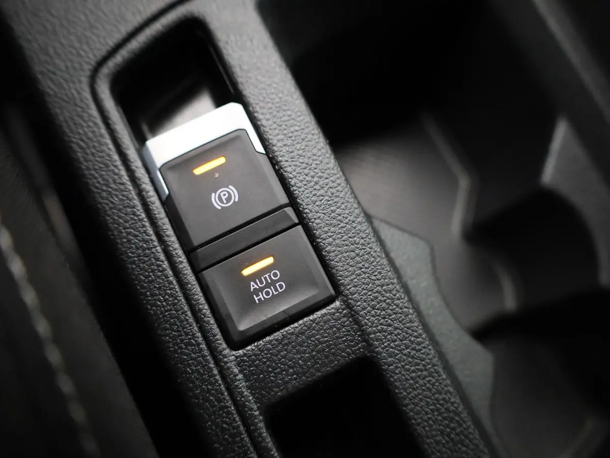 1.0 TSI Life | Trekhaak | Parkeer sensoren | Virtual cockpit | DAB | Cruise control | Bluetooth | Airco | Apple carplay / Android auto |