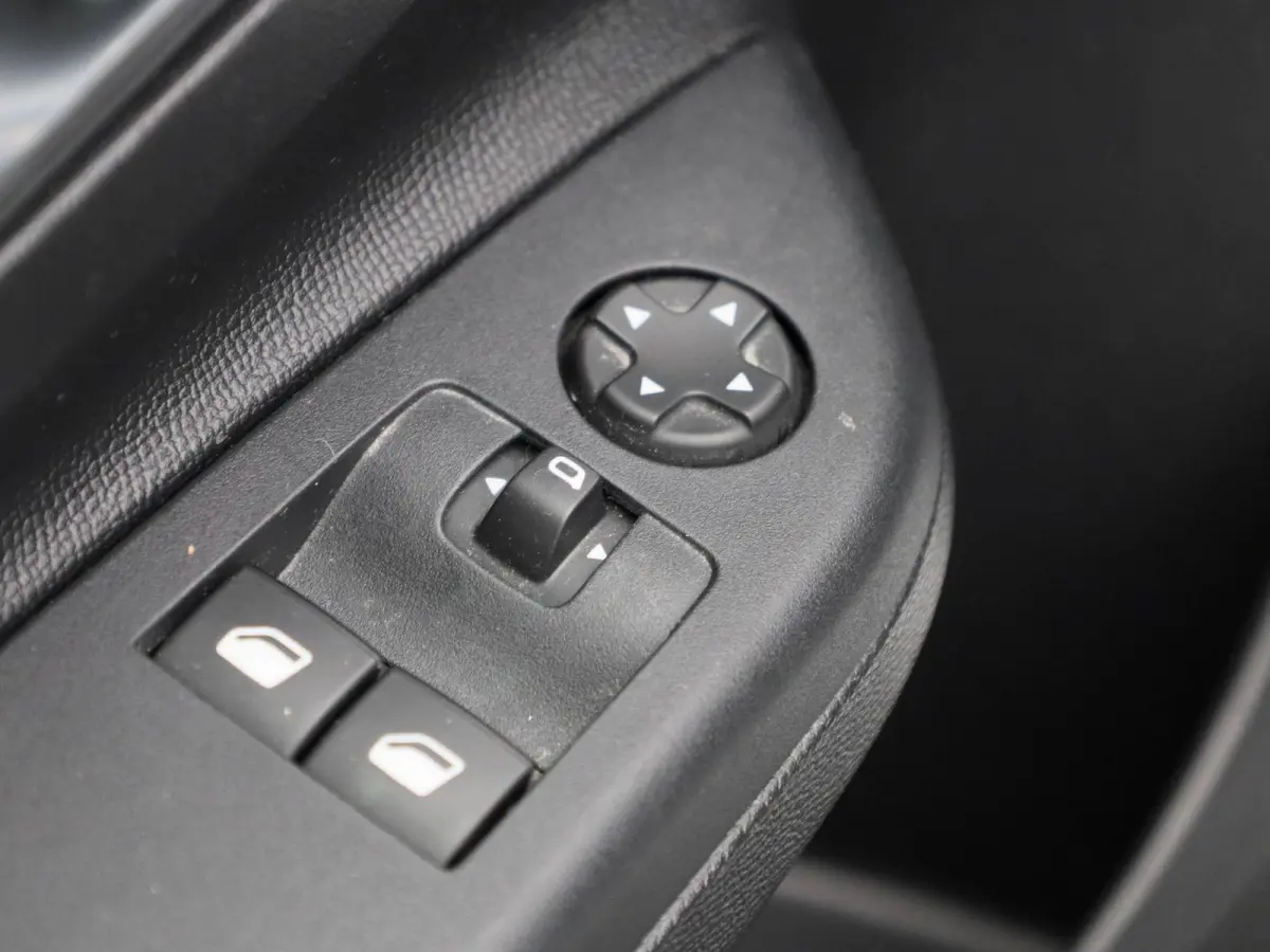 1.2 Level 2 | Bluetooth | Apple Carplay / Android Auto | Cruise Control | Airco | DAB | Lichtmetalen Velgen |