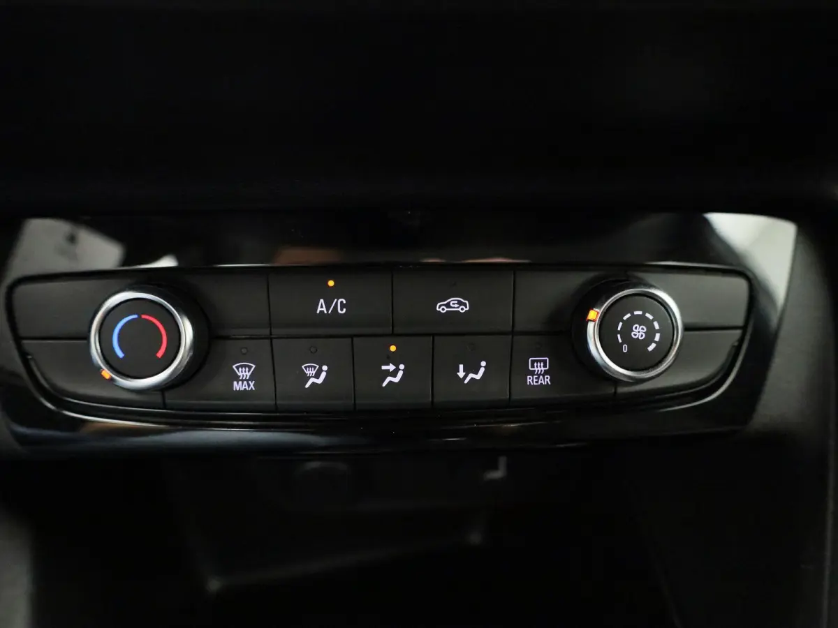 1.2 Level 2 | Bluetooth | Apple Carplay / Android Auto | Cruise Control | Airco | DAB | Lichtmetalen Velgen |