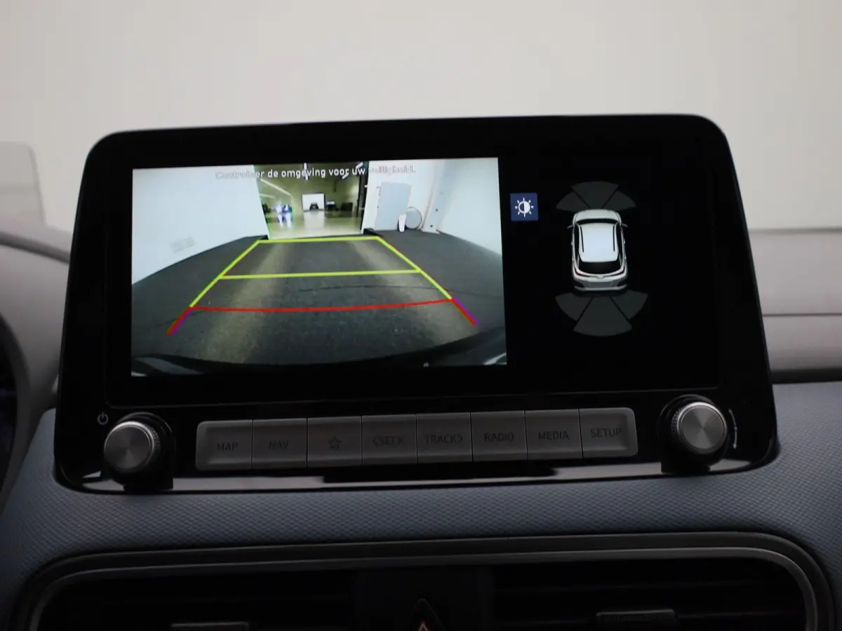 Sky 64kWh | Automaat | Navigatie | Heads-Up Display | KRELL Audio | Leder | Stoel/Stuur verwarming | Apple Carplay / Android Auto | Climate Control | Camera | Parkeersensoren | Cruise Contro