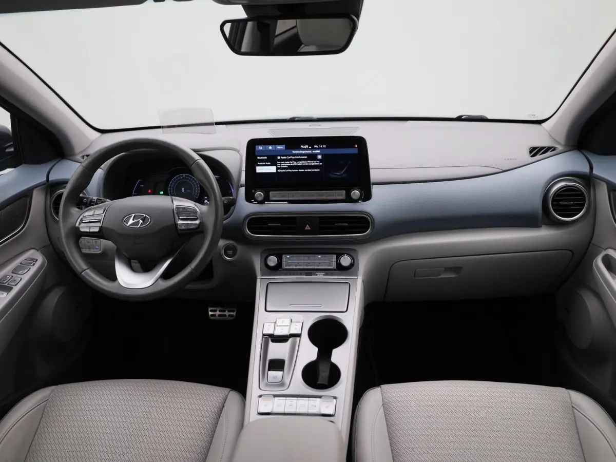 Sky 64kWh | Automaat | Navigatie | Heads-Up Display | KRELL Audio | Leder | Stoel/Stuur verwarming | Apple Carplay / Android Auto | Climate Control | Camera | Parkeersensoren | Cruise Contro
