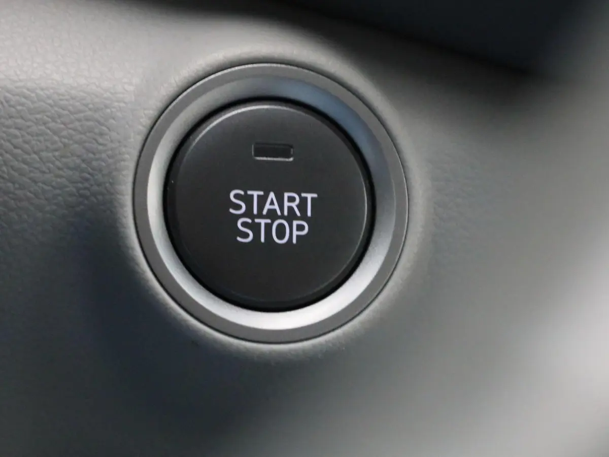Sky 64kWh | Automaat | Navigatie | Heads-Up Display | KRELL Audio | Leder | Stoel/Stuur verwarming | Apple Carplay / Android Auto | Climate Control | Camera | Parkeersensoren | Cruise Contro