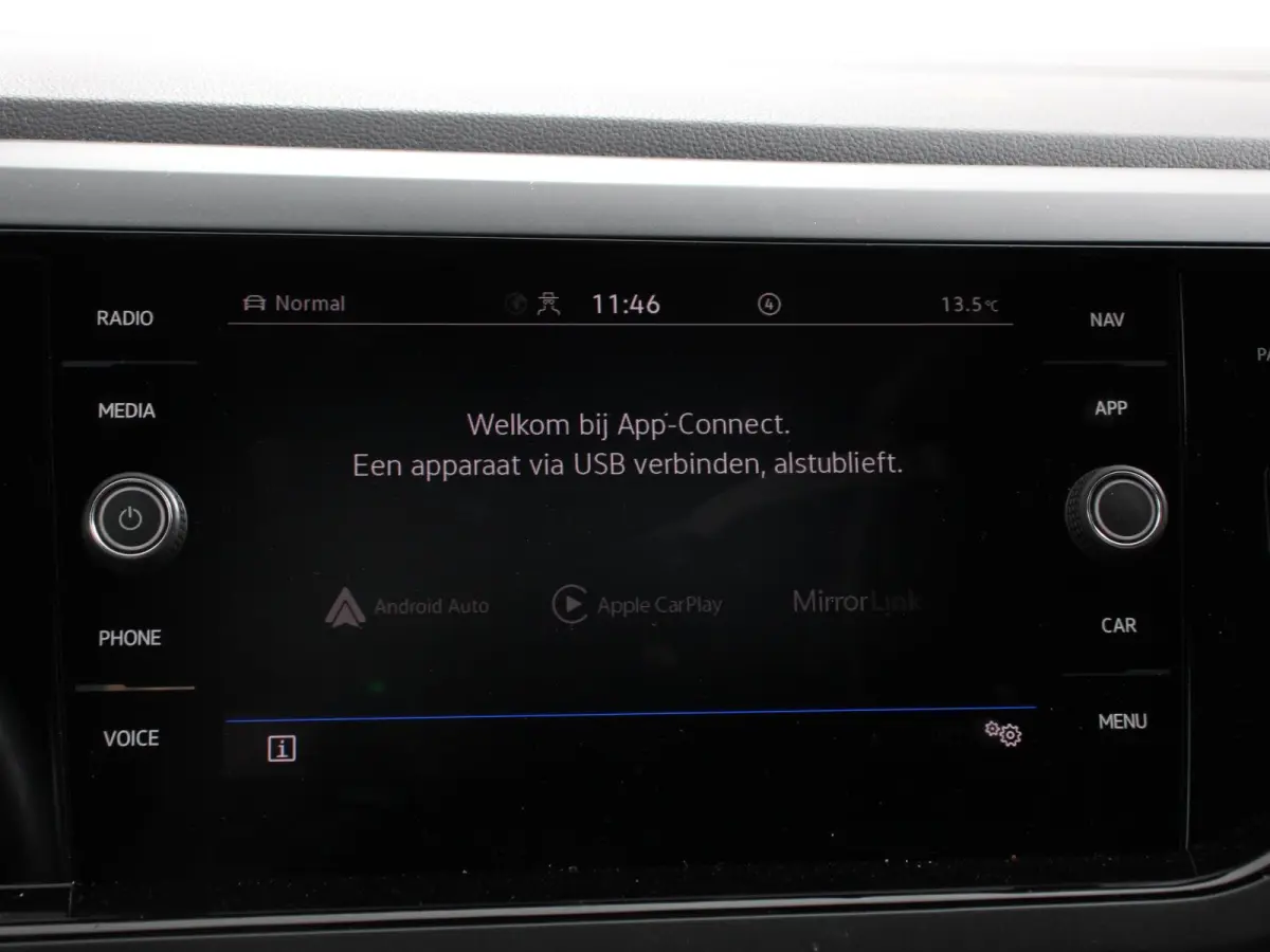 1.5 TSI 150pk R-Line + Automaat Navigatie Apple Carplay/Android Auto Camera Parkeer sensoren Adaptive Cruise Control Climate Control Lichtmetalen velgen 18" Verwarmde voorstoelen digitale co