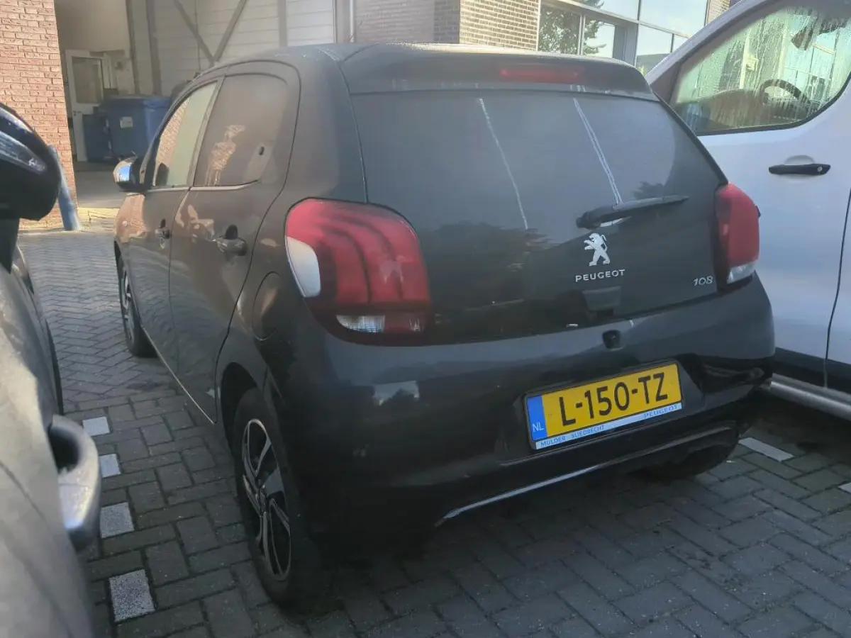 1.0 e-VTi Allure | Navi by app | Apple carplay | Camera | Climate control | Bluetooth | LED | Mistlampen |