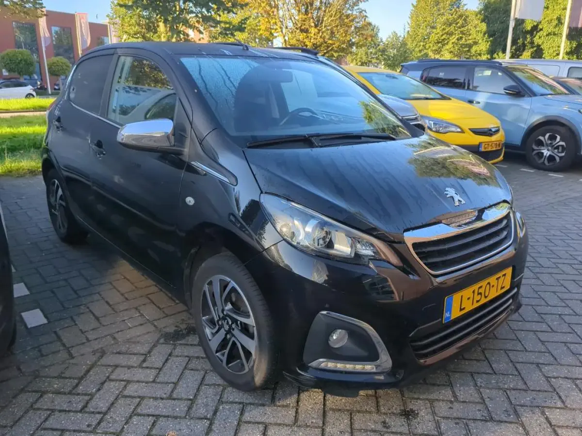 1.0 e-VTi Allure | Navi by app | Apple carplay | Camera | Climate control | Bluetooth | LED | Mistlampen |