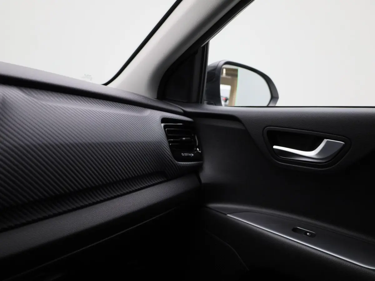 1.0 T-GDi MHEV GT-Line | Navigatie | Apple Carplay/ Android Auto | Half Leder | Trekhaak | Stoel/Stuur verwarming | Climate control | Parkeer sensoren | Camera | Cruise Control | LMV |
