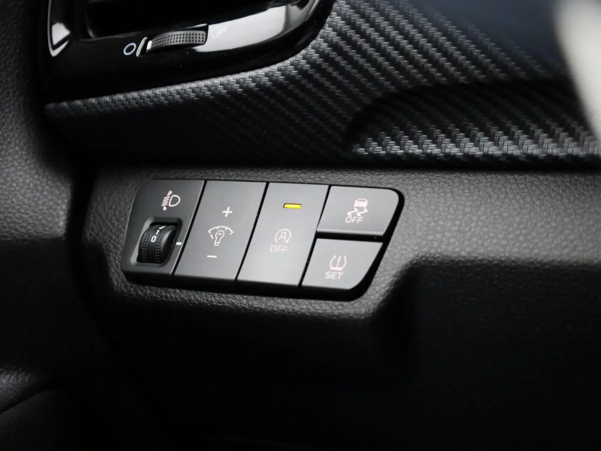 1.0 T-GDi MHEV GT-Line | Navigatie | Apple Carplay/ Android Auto | Half Leder | Trekhaak | Stoel/Stuur verwarming | Climate control | Parkeer sensoren | Camera | Cruise Control | LMV |