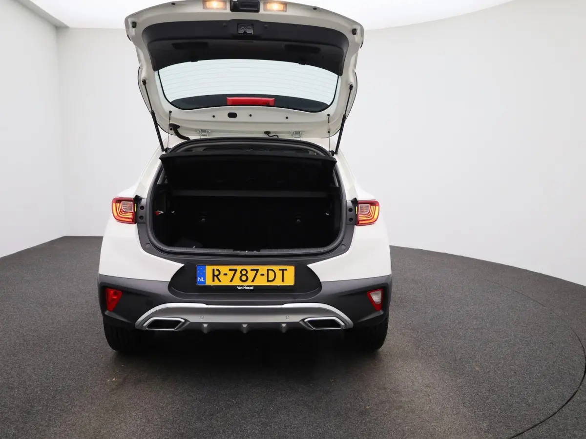 1.0 T-GDi MHEV GT-Line | Navigatie | Apple Carplay/ Android Auto | Half Leder | Trekhaak | Stoel/Stuur verwarming | Climate control | Parkeer sensoren | Camera | Cruise Control | LMV |