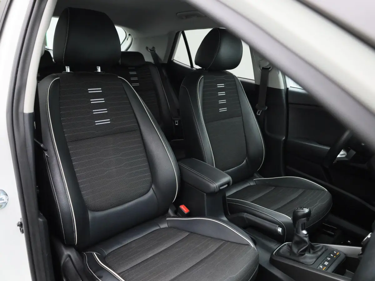 1.0 T-GDi MHEV GT-Line | Navigatie | Apple Carplay/ Android Auto | Half Leder | Trekhaak | Stoel/Stuur verwarming | Climate control | Parkeer sensoren | Camera | Cruise Control | LMV |