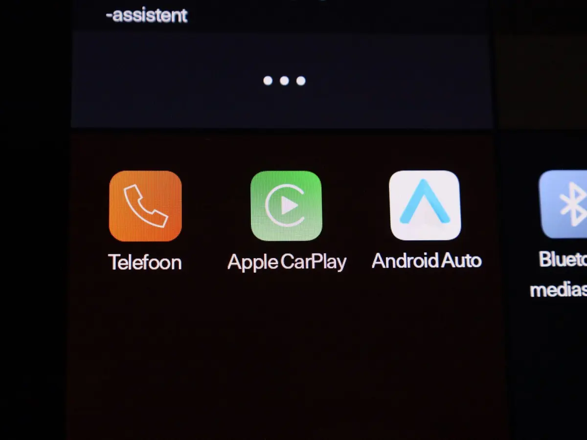 Long Range Single Motor | Automaat | Panorama dak | Virtual cockpit | Stoel/Stuur verwarming | Harman Kardon | Memory seat | Apple carplay/Android auto | Navigatie | Climate control | LMV | 