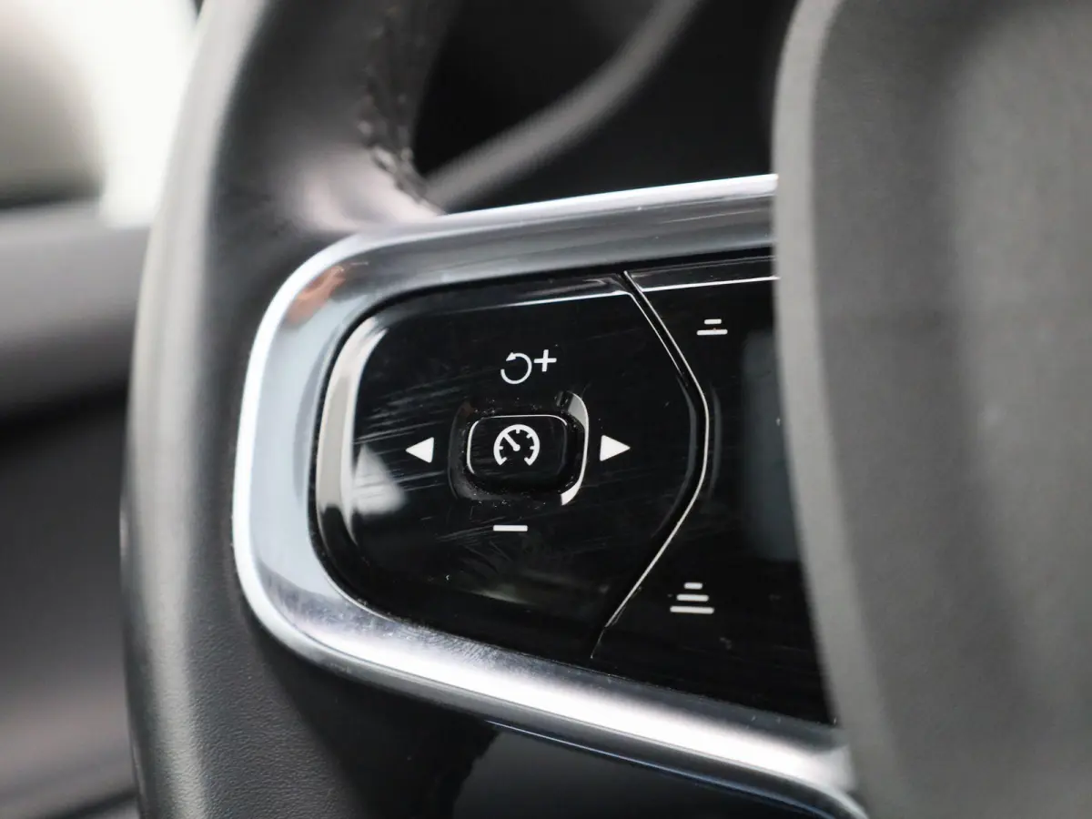 Long Range Single Motor | Automaat | Panorama dak | Virtual cockpit | Stoel/Stuur verwarming | Harman Kardon | Memory seat | Apple carplay/Android auto | Navigatie | Climate control | LMV | 